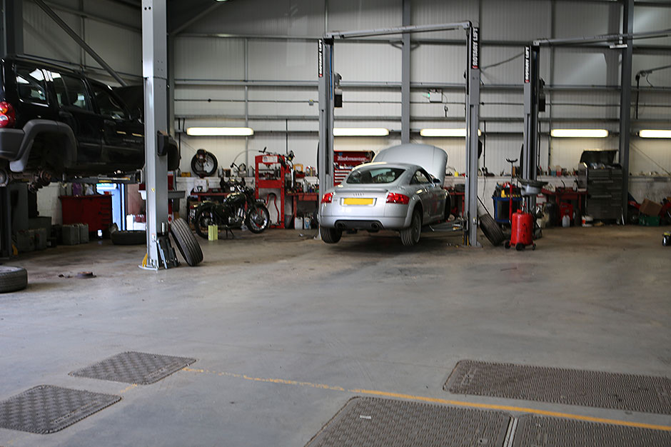 Garage Honiton